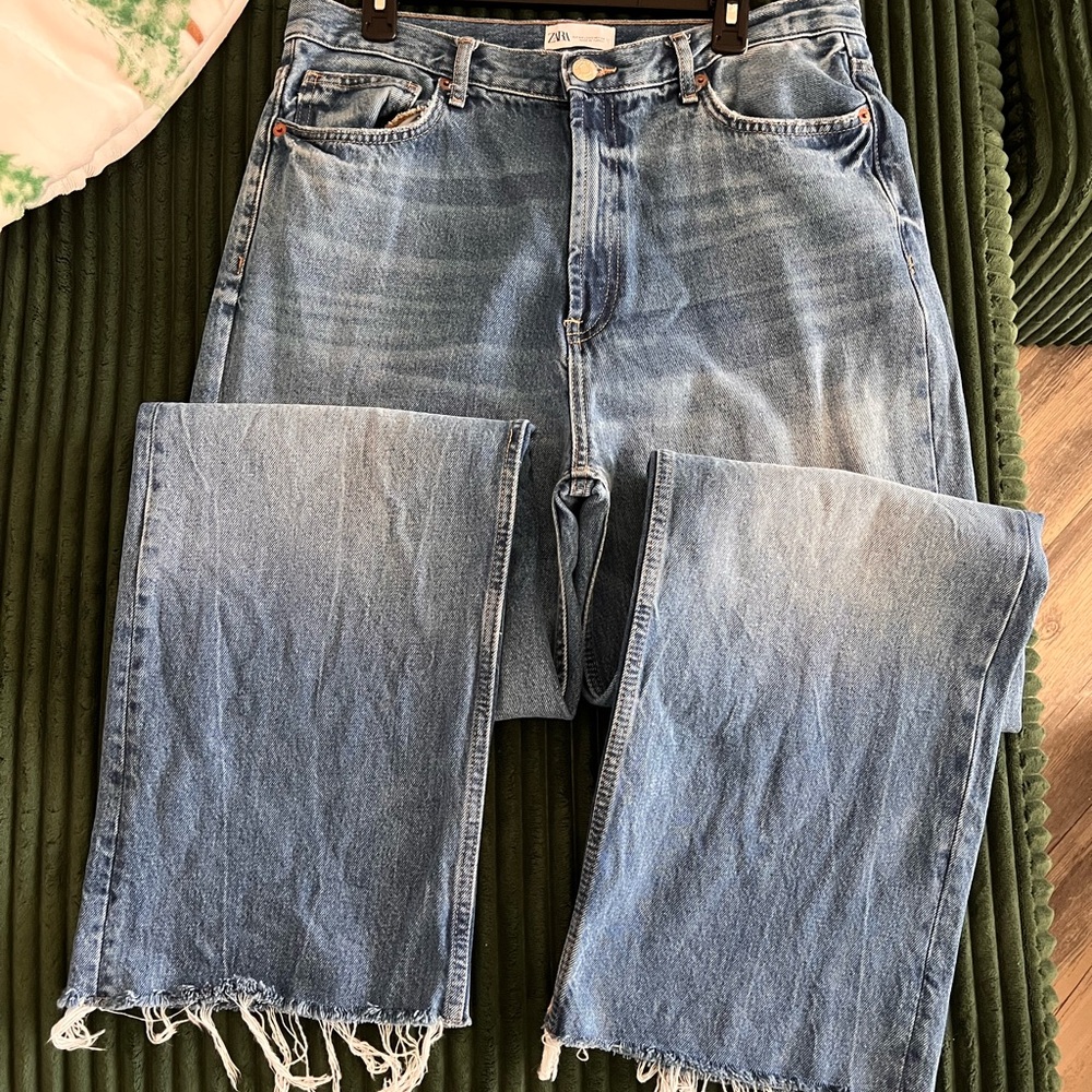 ZARA High Rise Straight Leg Jeans Raw Hem Vintage Wash US Size 12 - LIKE NEW - Picture 7 of 8